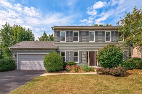 655 Blackhawk Dr, Batavia, IL 60510