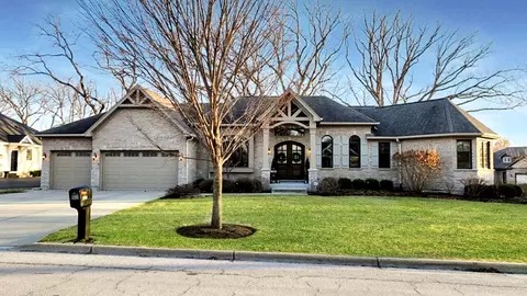 2491 Stony Ln, South Elgin, IL 60177