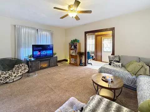 Living - 527 19th Ave, Moline, IL 61265 photo 1 of 2