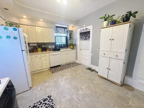 Kitchen - 527 19th Ave, Moline, IL 61265 photo 1 of 2