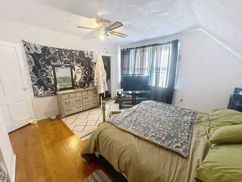 Bedroom - 527 19th Ave, Moline, IL 61265 photo 1 of 3