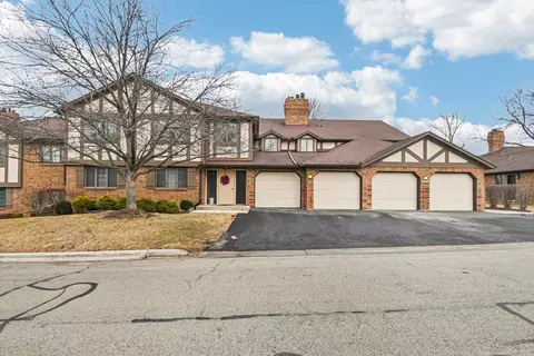 7652 W Golf Dr #2A, Palos Heights, IL 60463