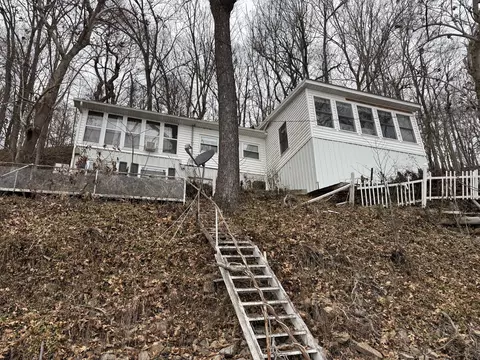62 Allie Cat Dr, Golconda, IL 62938
