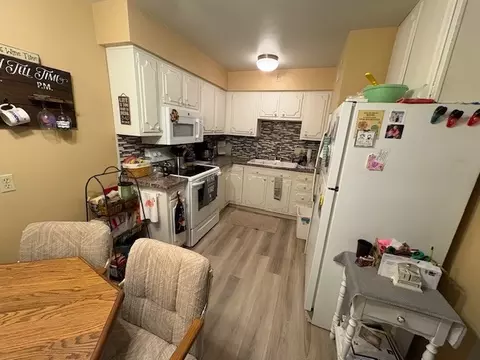 940 17th St #7, Moline, IL 61265 photo 3