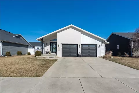 2618 Limestone Ct, Normal, IL 61761