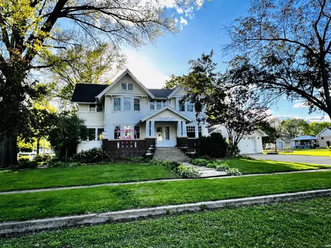 301 N Main St, Alexis, IL 61412