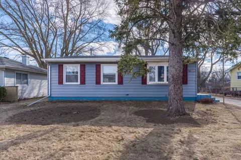 2827 W 13th St, Davenport, IA 52804