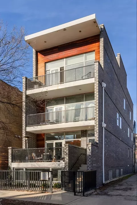 1542 N Artesian Ave #1, Chicago, IL 60622