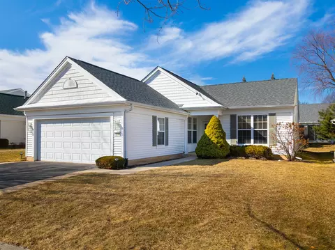 13390 Crestview Dr, Huntley, IL 60142