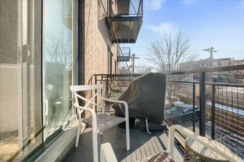Exterior - 207 E 31st St #2G, Chicago, IL 60616 photo 1 of 1