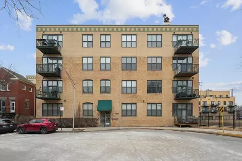 2512 N Bosworth Ave #202, Chicago, IL 60614
