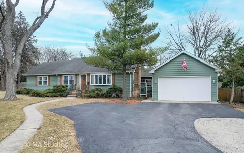 1219 Golf Ln, Wheaton, IL 60189