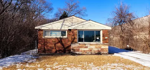 4118 W Midlothian Ave, Robbins, IL 60472