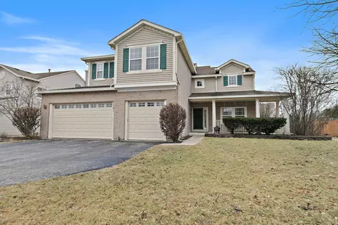 1041 Evergreen St, Mundelein, IL 60060