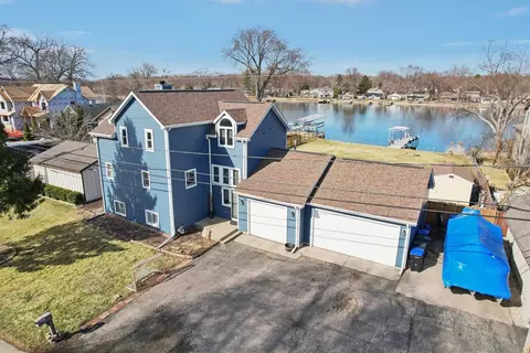 912 River Terrace Dr, Johnsburg, IL 60051