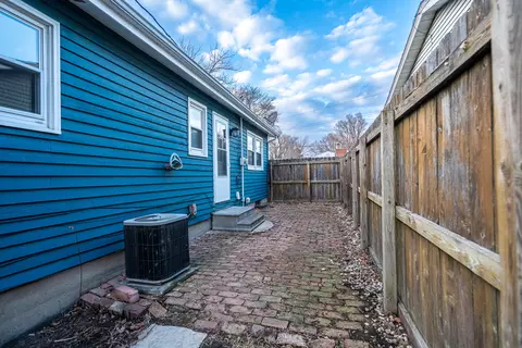 Exterior - 1607 Hovey Ave, Normal, IL 61761 photo 6 of 7