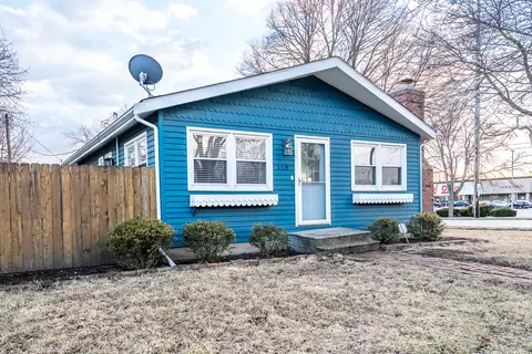 1607 Hovey Ave, Normal, IL 61761