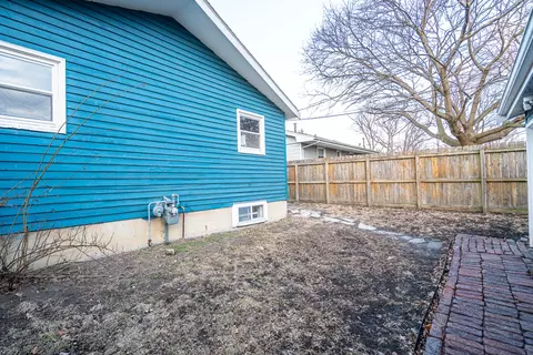 Exterior - 1607 Hovey Ave, Normal, IL 61761 photo 5 of 7