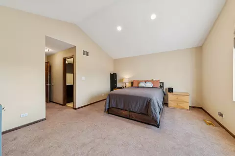 Bedroom - 1105 Longford Rd, Bartlett, IL 60103 photo 2 of 3