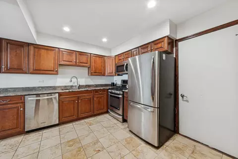 Kitchen - 1105 Longford Rd, Bartlett, IL 60103 photo 1 of 1
