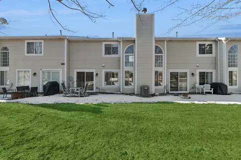 Exterior - 1105 Longford Rd, Bartlett, IL 60103 photo 2 of 3