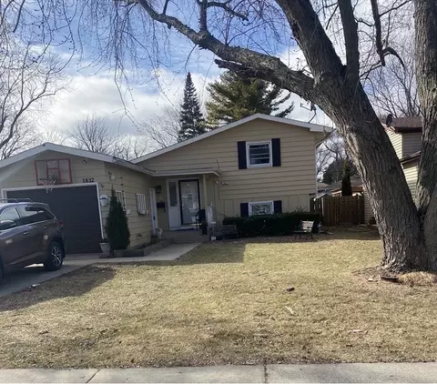 1832 N Jackson St, Waukegan, IL 60087
