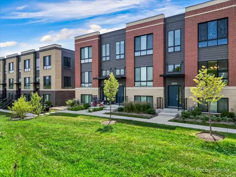 2333 Alumni Dr, Schaumburg, IL 60173