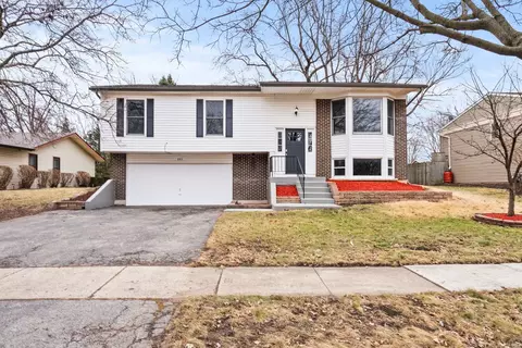 153 SW Camelot Way, Bolingbrook, IL 60440