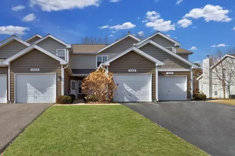 548 Woodhaven Dr, Mundelein, IL 60060