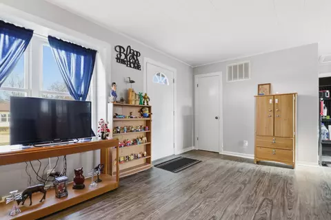 Entry Way - 3013 Emily Ln, Mchenry, IL 60051 photo 1 of 1