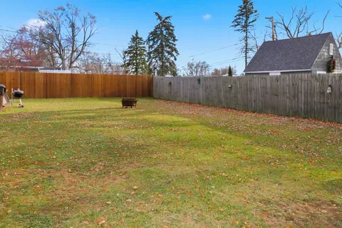 Exterior - 3013 Emily Ln, Mchenry, IL 60051 photo 5 of 7