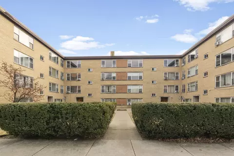 2615 W Fitch Ave #3A, Chicago, IL 60645