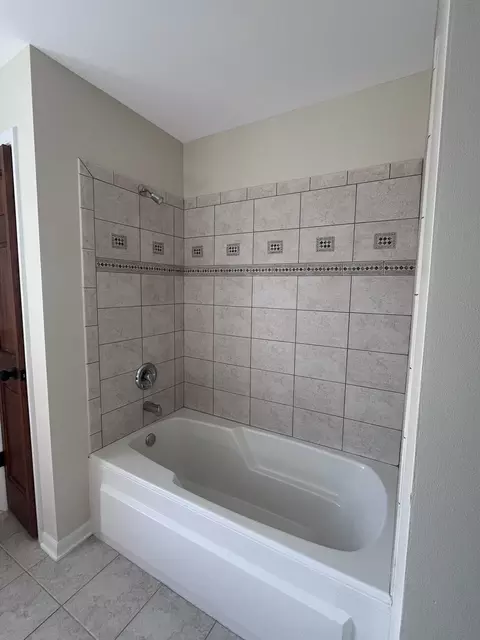 547 Goodwin Dr, Bolingbrook, IL 60440 photo 18