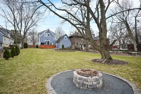 Exterior - 421 E Willow Ave, Wheaton, IL 60187 photo 7 of 8