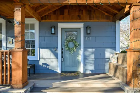 Exterior - 421 E Willow Ave, Wheaton, IL 60187 photo 3 of 8