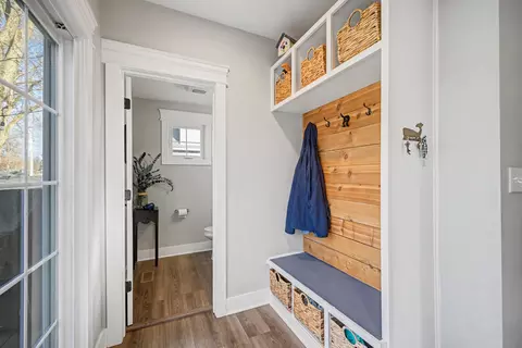 Entry Way - 421 E Willow Ave, Wheaton, IL 60187 photo 4 of 4