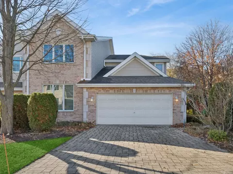 1738 Park Ridge Pt, Park Ridge, IL 60068