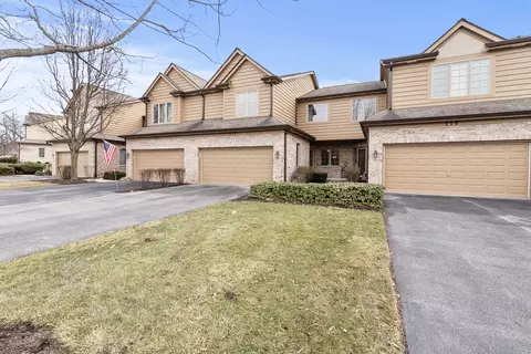 217 Winding Trails Dr, Willow Springs, IL 60480