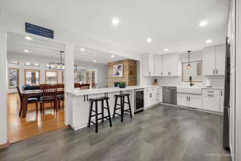 Kitchen - 532 Circle Dr, Fox Lake, IL 60020 photo 1 of 4