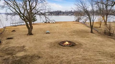 Exterior - 532 Circle Dr, Fox Lake, IL 60020 photo 6 of 17