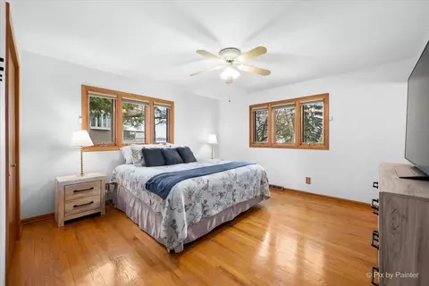 Bedroom - 532 Circle Dr, Fox Lake, IL 60020 photo 1 of 7