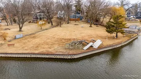 View/Area - 532 Circle Dr, Fox Lake, IL 60020 photo 3 of 9