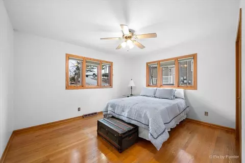 Bedroom - 532 Circle Dr, Fox Lake, IL 60020 photo 4 of 7