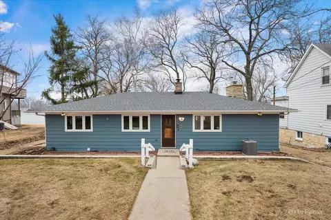 Exterior - 532 Circle Dr, Fox Lake, IL 60020 photo 1 of 17