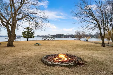 Exterior - 532 Circle Dr, Fox Lake, IL 60020 photo 15 of 17