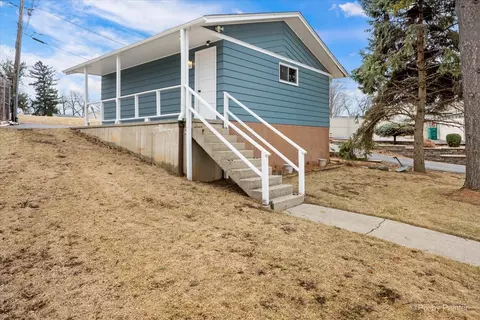 Exterior - 532 Circle Dr, Fox Lake, IL 60020 photo 4 of 17