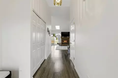 Entry Way - 3412 Harbor Ridge Dr, Zion, IL 60099 photo 2 of 5
