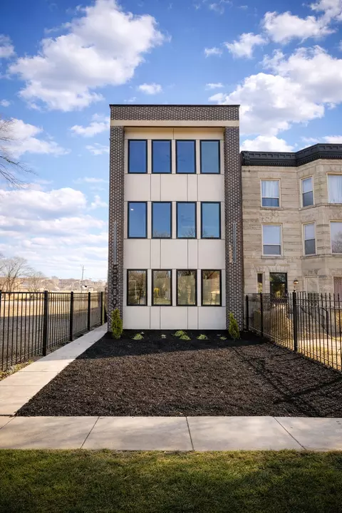 5809 S Indiana Ave, Chicago, IL 60637