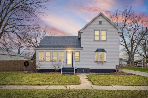 305 S Oak St, Buckley, IL 60918