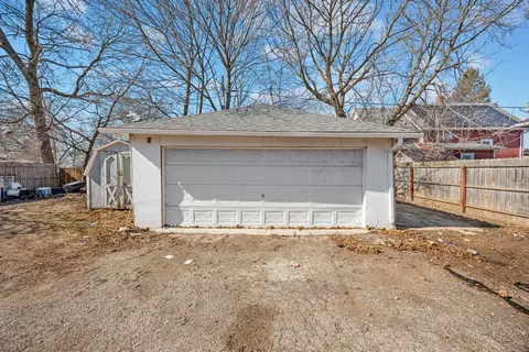 Exterior - 464 Prospect St, Elgin, IL 60120 photo 3 of 4